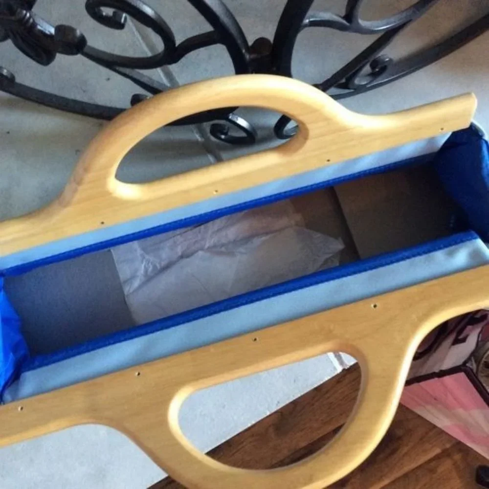 Estée Lauder Blue Bag wood handles